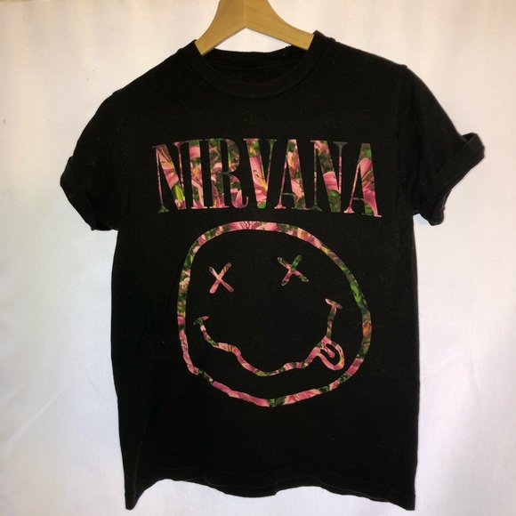 Hot Topic Tops - Hot topic Nirvana T-shirt Size S/M